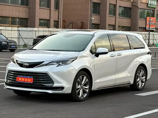 Toyota Sienna 2026 2.5L Hybrid FWD Exclusive Premium Edition