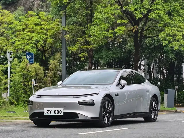 XPeng P7 2020 Model 670E