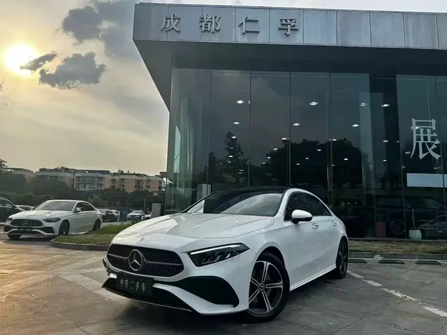Mercedes-Benz A-Class 2025 A 200 L Fashion Edition