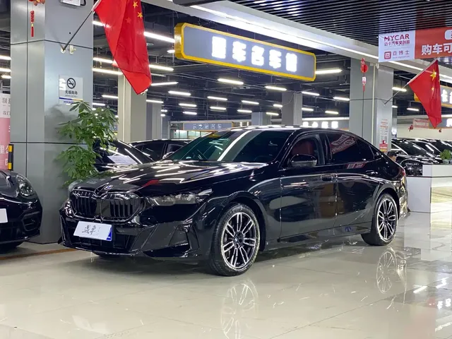BMW 5 Series 2025 530Li Leading M Sport Package