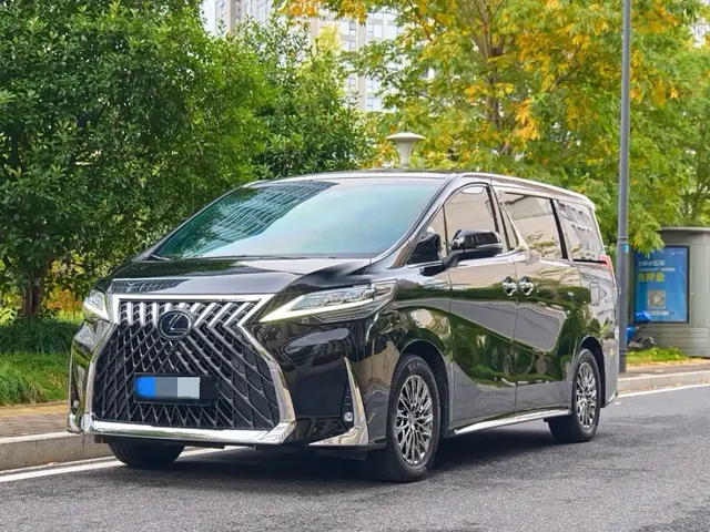 Lexus LM 2020 300h Seven-Seater Elegance Edition