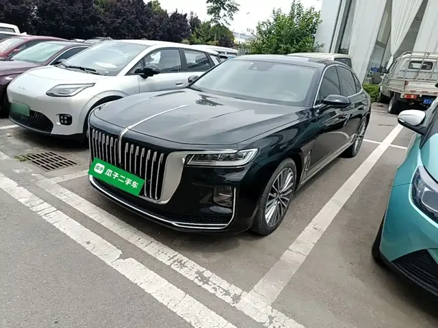 Hongqi H9 2022 2.0T Smart Connect Flag Enjoy Edition