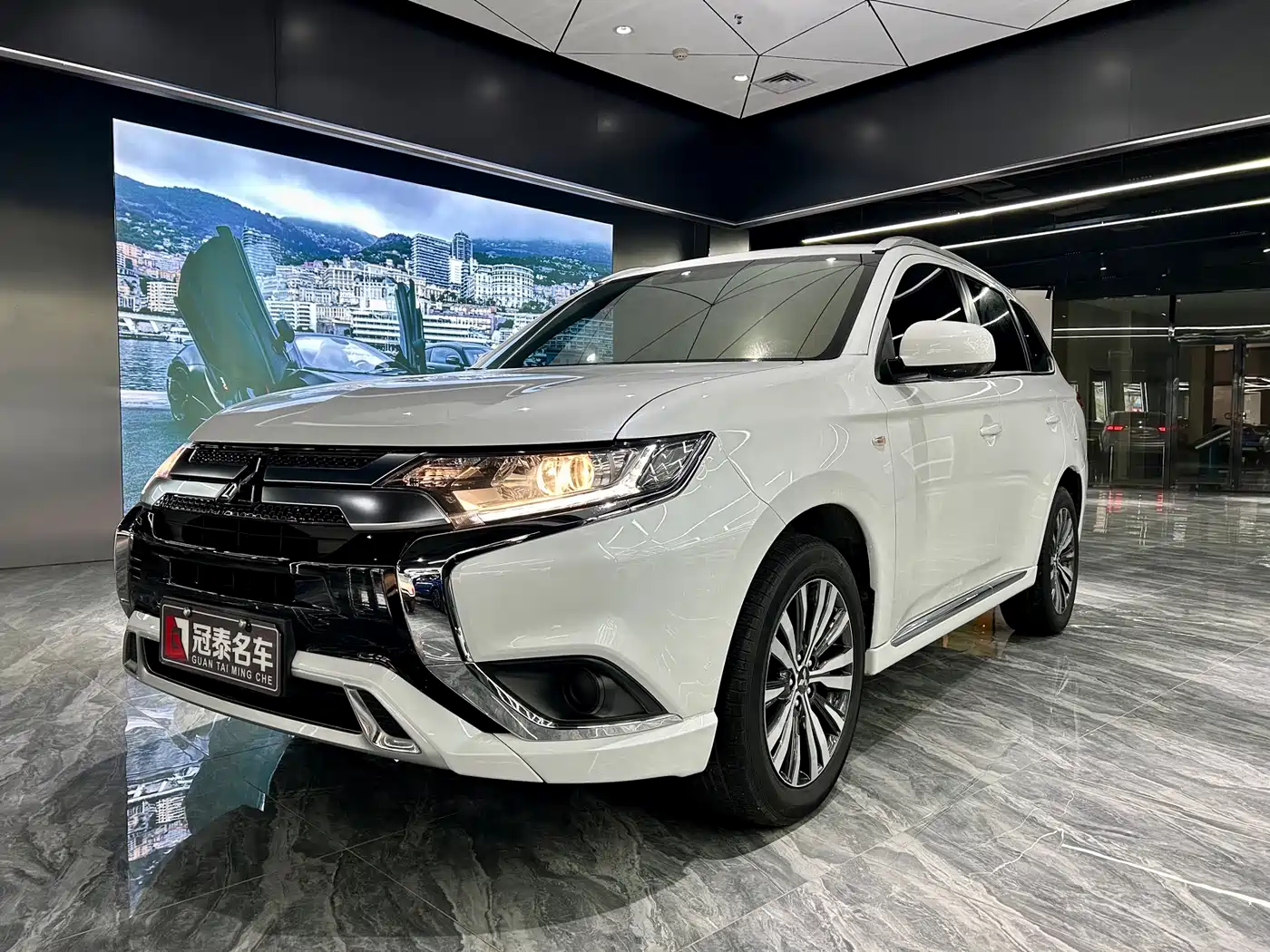 Mitsubishi Outlander 2021 Facelift 2.0L 2WD Comfort Edition 5-Seater