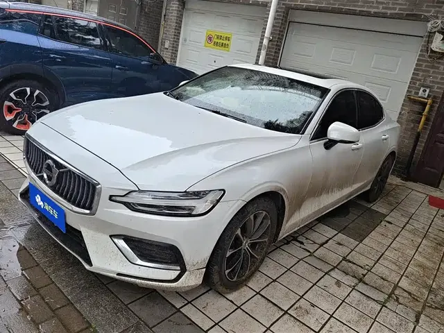 Volvo S60 2022 B4 Smart Comfort Luxury Edition