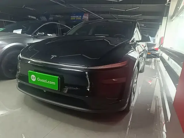 Tesla Model Y 2025 Rear-Wheel Drive