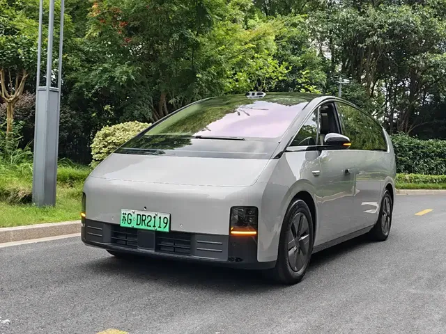 Li Auto MEGA 2025 Model Home Family Special Edition