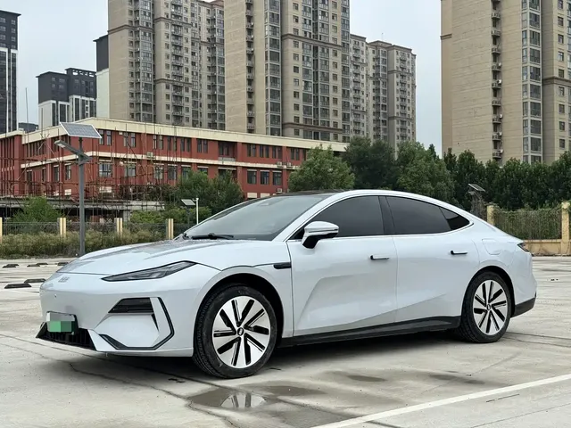 Geely Galaxy E8 2024 665km RWD Starship Voyager Edition