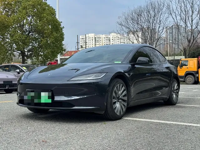 Tesla Model 3 2023 Rear-Wheel Drive