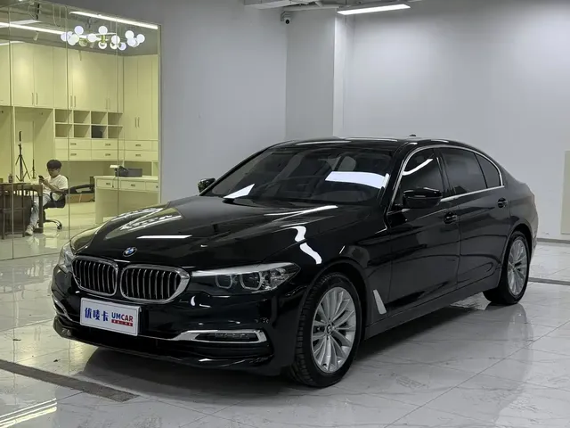 BMW 5 Series 2018 525Li Luxury Package