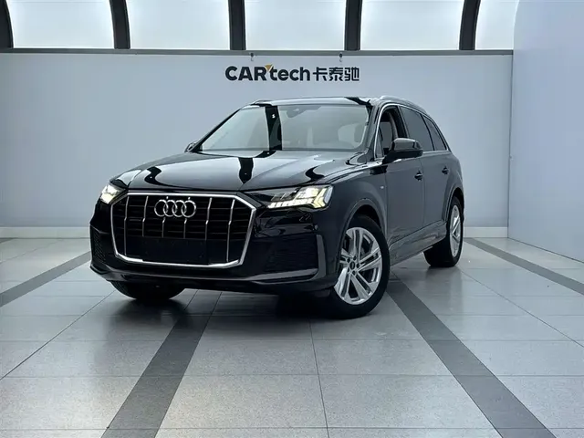 Audi Q7 2023 45 TFSI quattro S line Sport