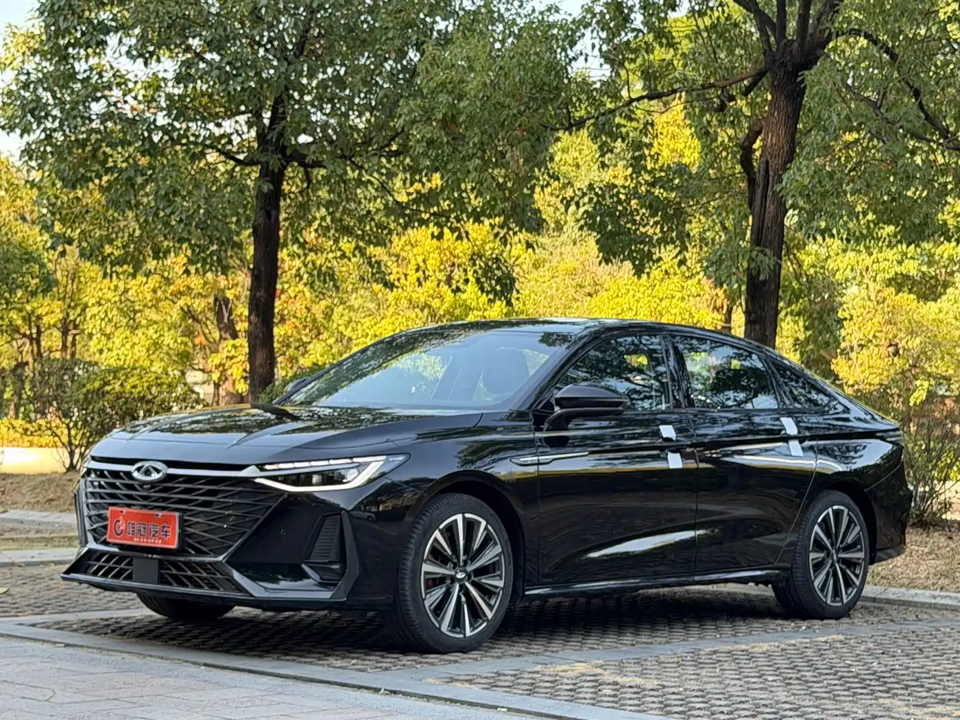 Chery Arrizo 8 2024 High-Performance 2.0T DCT Royal