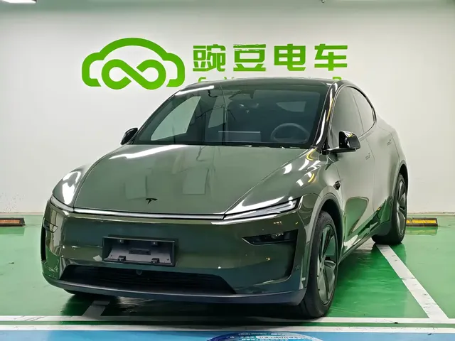 Tesla Model Y 2026 Rear-Wheel Drive