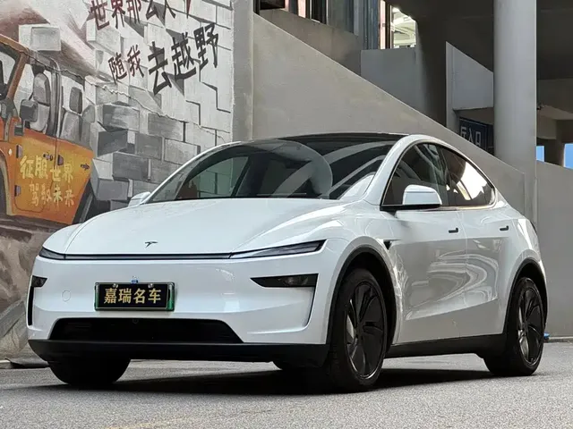 Tesla Model Y 2025 Facelift Long Range All-Wheel Drive