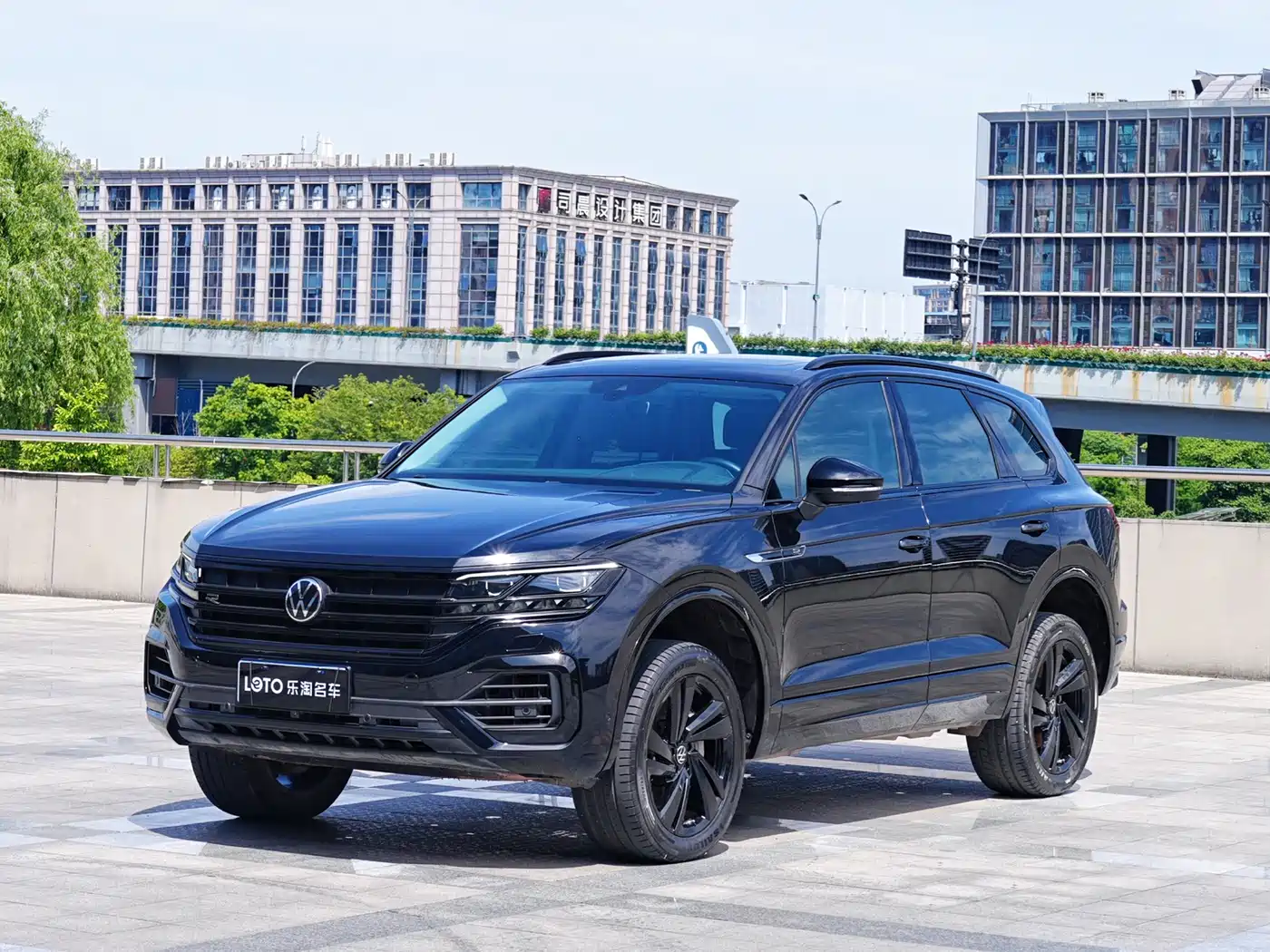 Volkswagen Touareg 2023 3.0TSI R-Line Black Sports Package