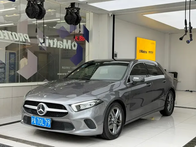 Mercedes-Benz A-Class (Import) 2019 A 200 Dynamic Version