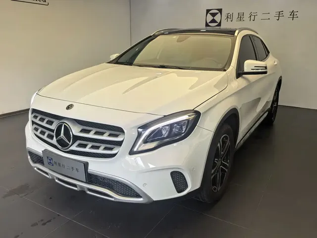 Mercedes-Benz GLA 2018 GLA 200 Fashion
