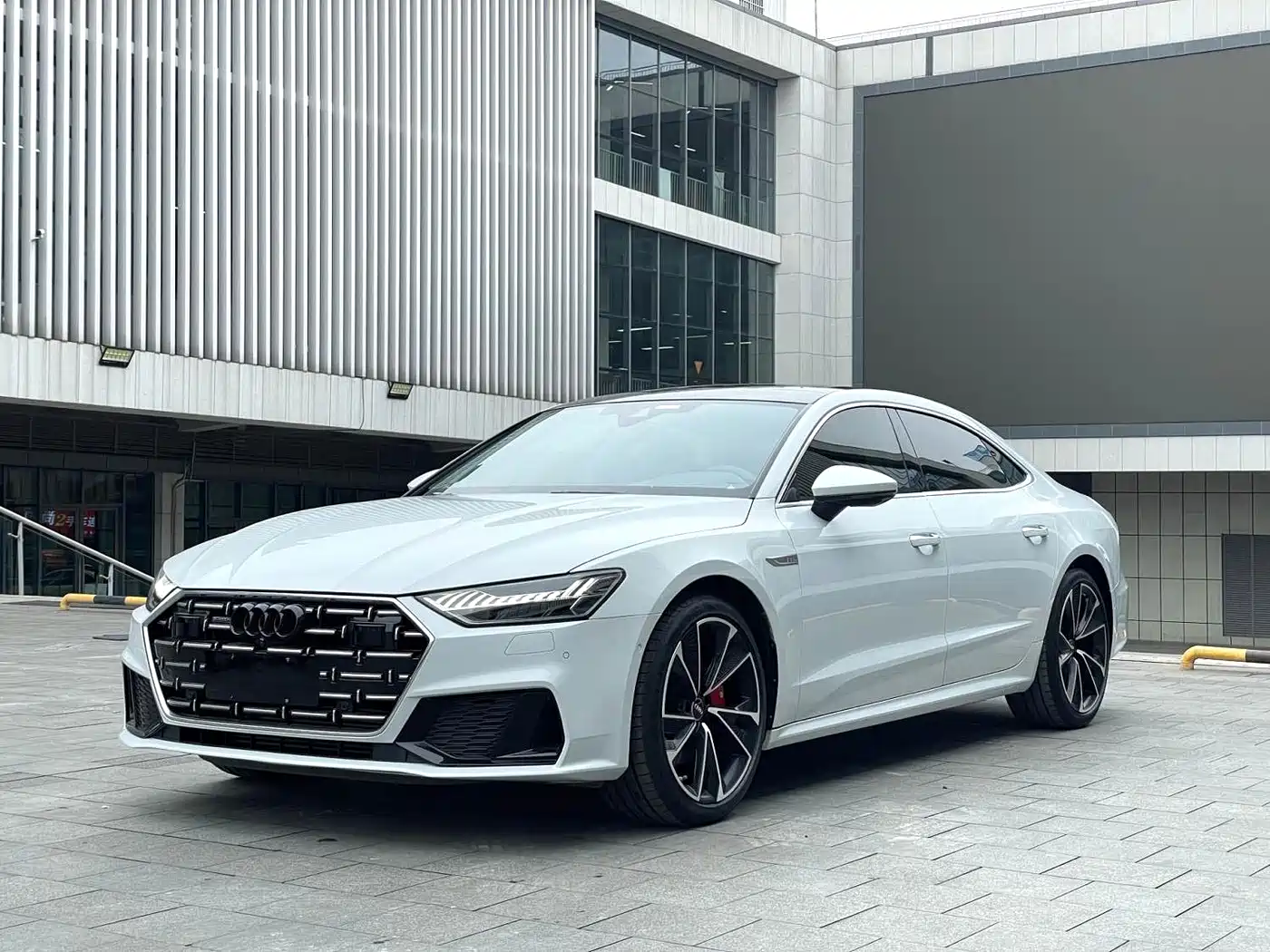 Audi A7L 2024 45 TFSI quattro S-line Shadow Warrior Edition