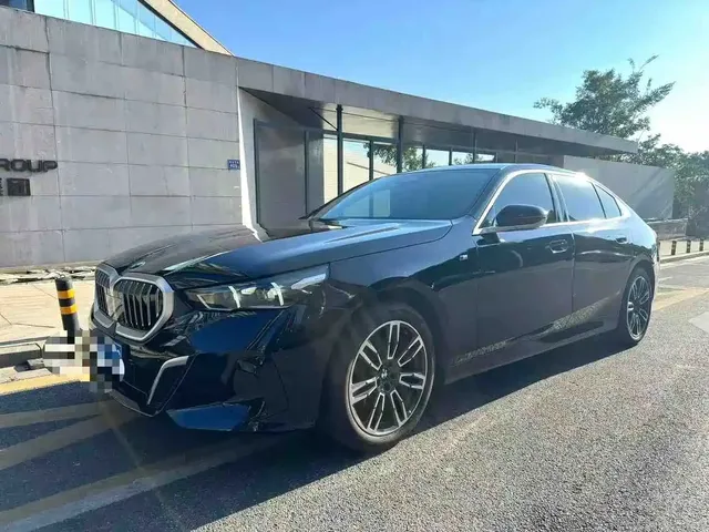 BMW 5 Series 2024 525Li M Sport Package
