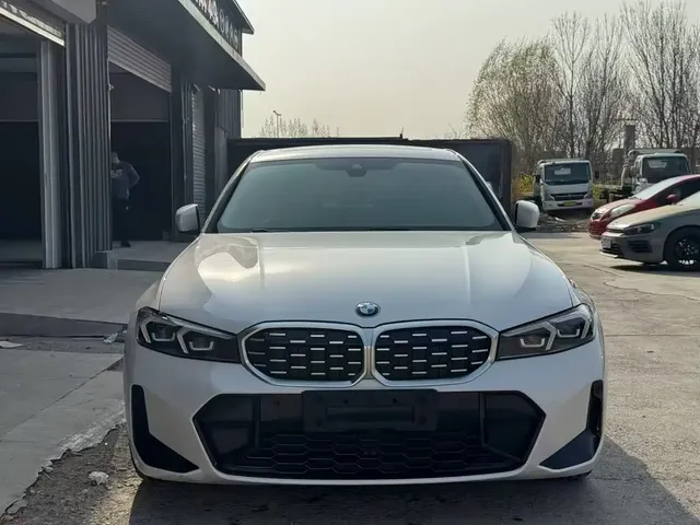 BMW 3 Series 2023 325Li M Sport Black Night Package