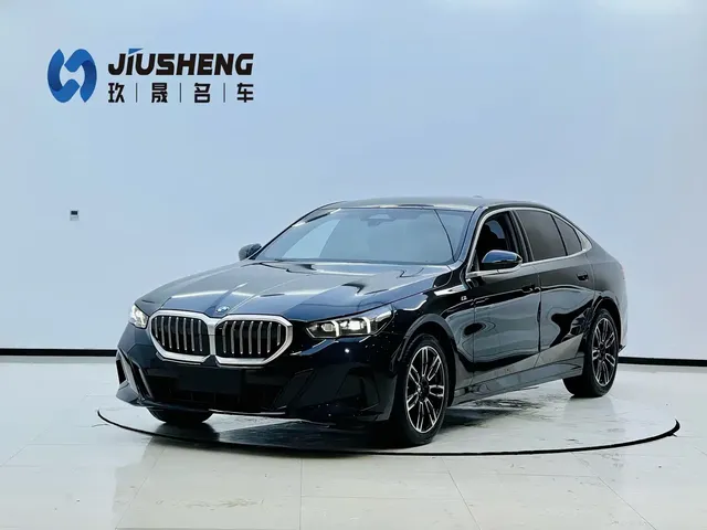 BMW 5 Series 2024 525Li Luxury Package