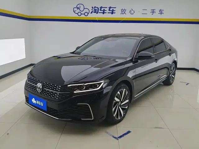 Volkswagen Passat 2022 330TSI Starlight Luxury Edition