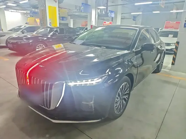 Hongqi H5 2024 2.0T Automatic Smart Connect Flag Smooth Edition