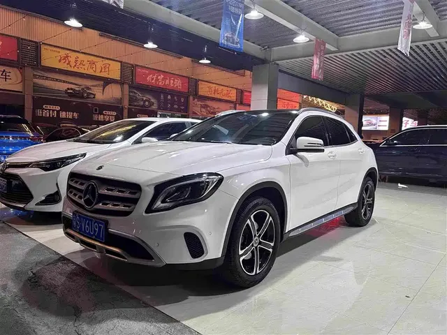 Mercedes-Benz GLA 2018 GLA 200 Fashion