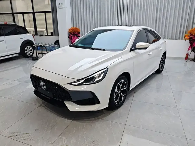 MG 5 2023 180DVVT CVT Luxury Edition