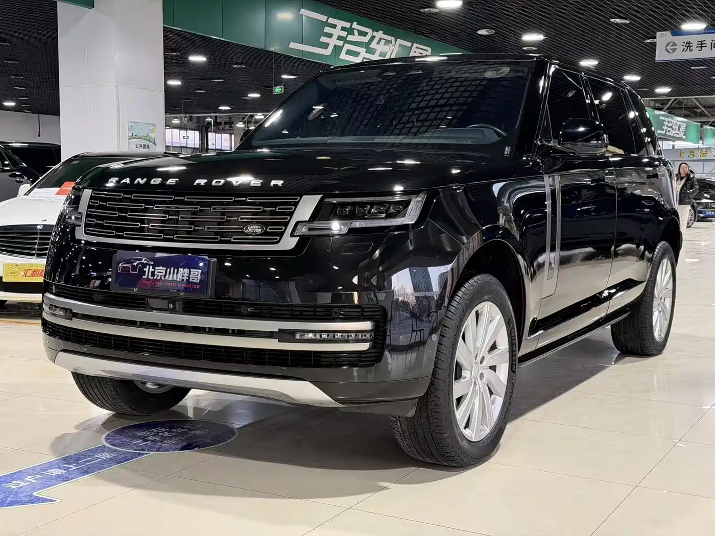 Land Rover Range Rover 2023 3.0 L6 400PS Golden Age 7-Seater Long Wheelbase