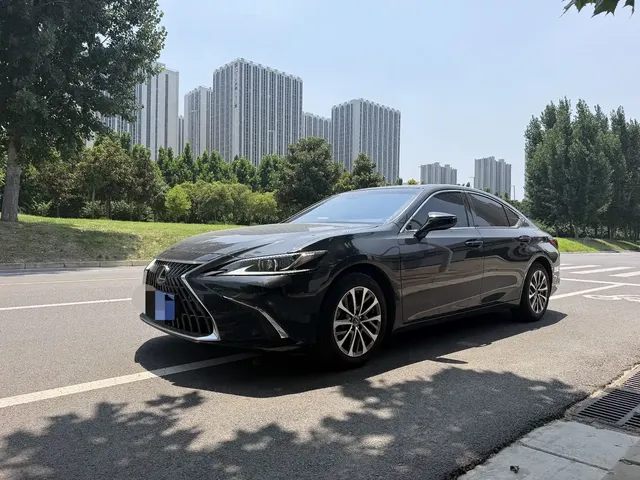 Lexus ES 2024 200 Premium Edition