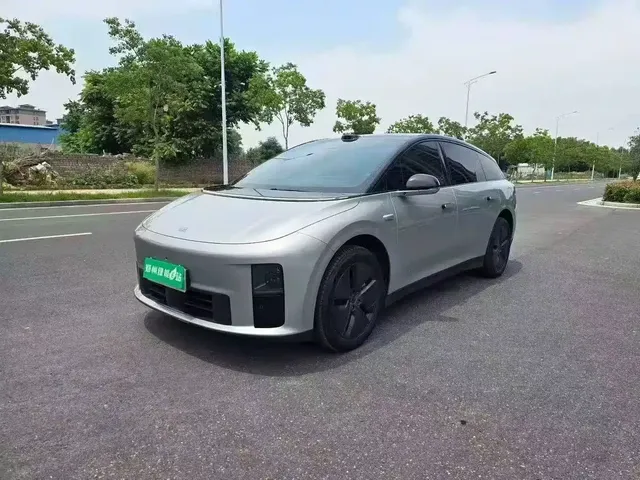 Li Auto i6 2025 2WD Base Model