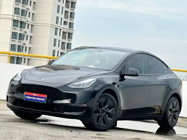 Tesla Model Y 2023 Long Range All-Wheel Drive Edition