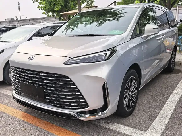 Buick GL8 New Energy 2025 Land Honor Premium Edition 7-Seater