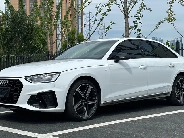 Audi A4L 2024 40 TFSI Luxury Dynamic
