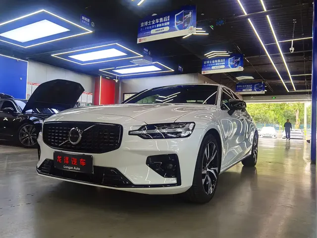 Volvo S60 2025 B5 Elegance Sport Edition