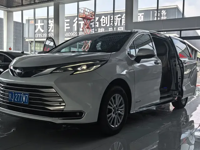 Toyota Sienna 2021 2.5L Hybrid Premium Edition