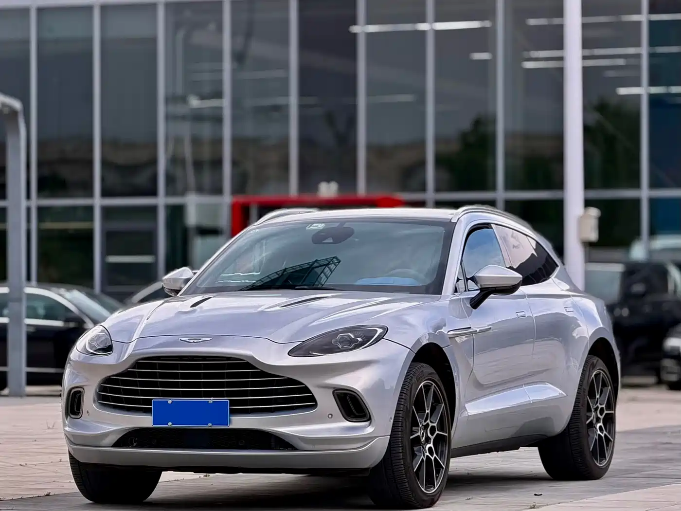 Aston Martin DBX 2020 4.0T V8