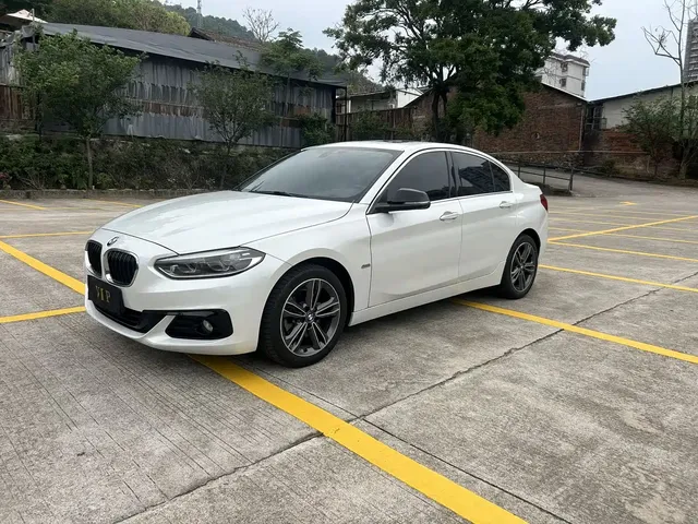 BMW 1 Series 2018 118i Sport Edition