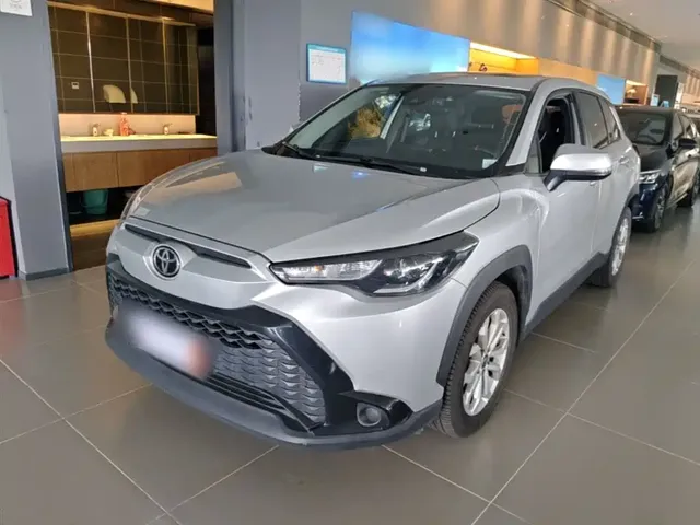 Toyota Frontlander 2022 2.0L CVT Leading Edition