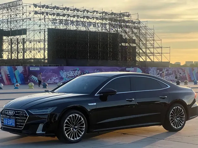 Audi A7L 2022 45 TFSI S-line Youth Dream Edition