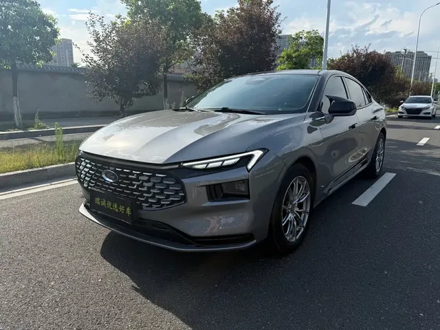 Ford Mondeo 2025 2.0T EcoBoost Luxury