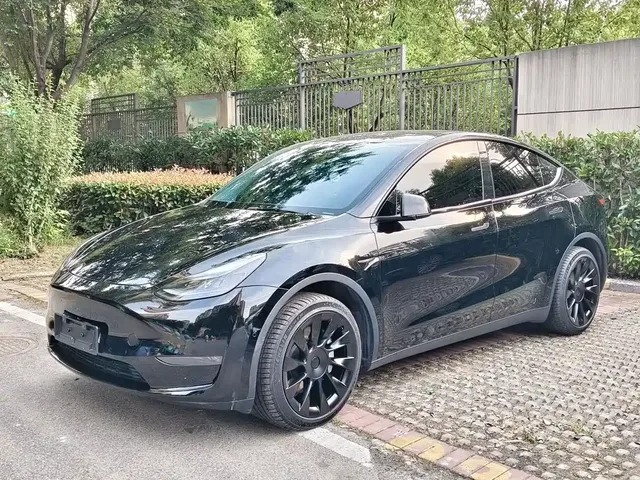 Tesla Model Y 2023 Long Range All-Wheel Drive Edition