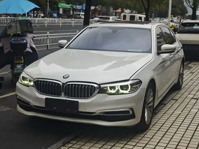 BMW 5 Series 2020 525Li Luxury Package