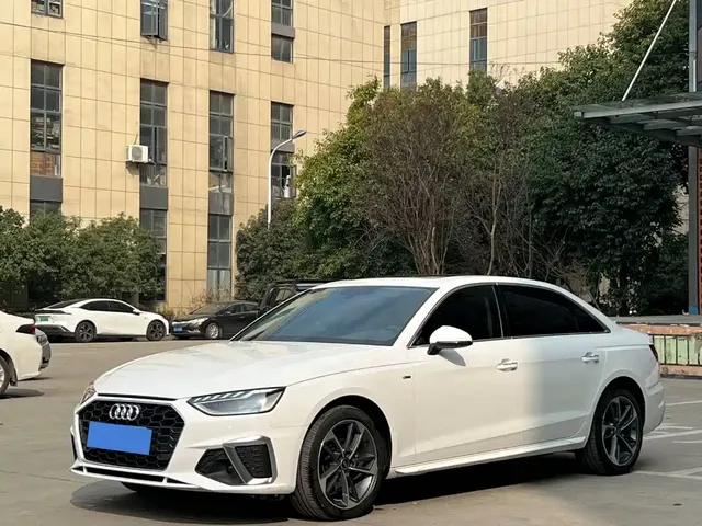 Audi A4L 2022 40 TFSI Luxury Dynamic