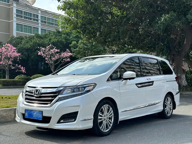 Honda Elysion 2016 2.4L Fashion Edition