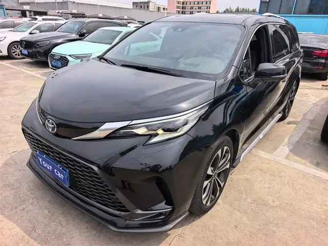 Toyota Granvia 2023 2.5L Hybrid Flagship VIP Edition