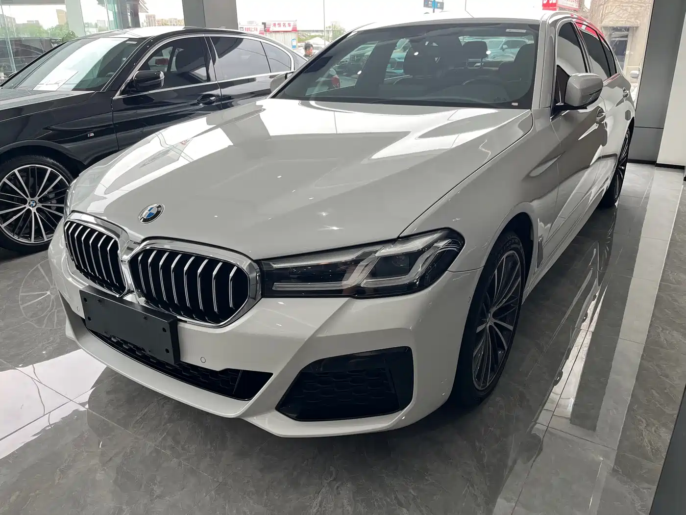BMW 5 Series 2022 525Li M Sport Package