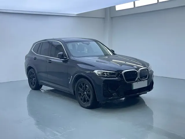 BMW iX3 2022 Leading Edition