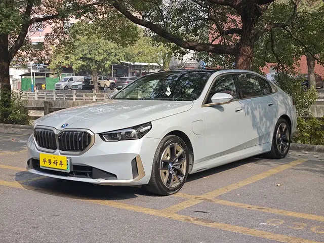 BMW i5 2024 eDrive 35L Premium Luxury Package