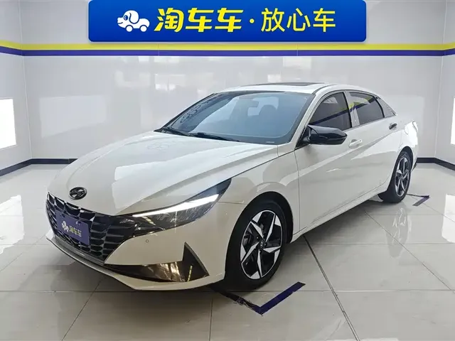 Hyundai Elantra 2021 1.5L CVT LUX Premium Edition